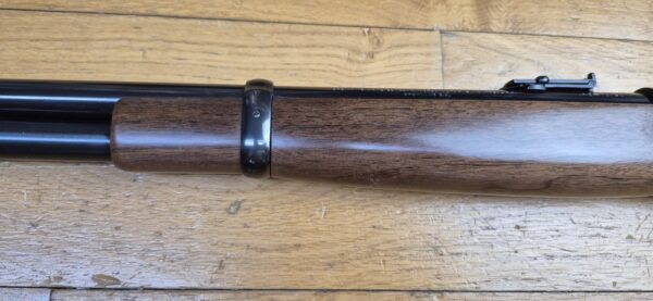Superbe et Rare carabine à levier sous garde Browning Modèle1886 - La meilleure de TOUTES les fabrications modernes de la 1886 "Winchester" - Cal 45-70Gvt - Rare fabrication du centenaire en Grade I rifles par Miroku - Boite d'origine et manuel - 7.000 exemplaires seulement - Arme d'exception - État absolu de neuf ! - TBE+++ – Image 8