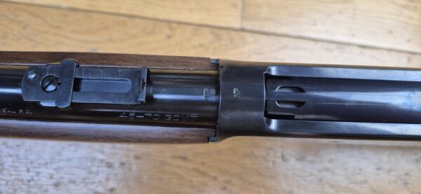 Superbe et Rare carabine à levier sous garde Browning Modèle1886 - La meilleure de TOUTES les fabrications modernes de la 1886 "Winchester" - Cal 45-70Gvt - Rare fabrication du centenaire en Grade I rifles par Miroku - Boite d'origine et manuel - 7.000 exemplaires seulement - Arme d'exception - État absolu de neuf ! - TBE+++ – Image 15