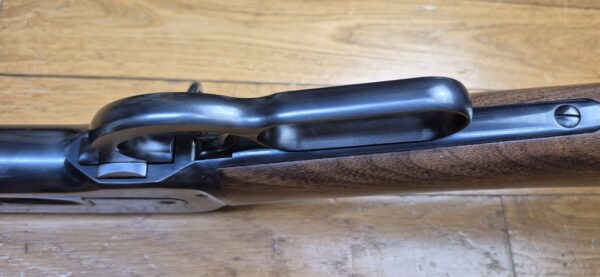 Superbe et Rare carabine à levier sous garde Browning Modèle1886 - La meilleure de TOUTES les fabrications modernes de la 1886 "Winchester" - Cal 45-70Gvt - Rare fabrication du centenaire en Grade I rifles par Miroku - Boite d'origine et manuel - 7.000 exemplaires seulement - Arme d'exception - État absolu de neuf ! - TBE+++ – Image 22