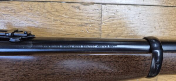 Superbe et Rare carabine à levier sous garde Browning Modèle1886 - La meilleure de TOUTES les fabrications modernes de la 1886 "Winchester" - Cal 45-70Gvt - Rare fabrication du centenaire en Grade I rifles par Miroku - Boite d'origine et manuel - 7.000 exemplaires seulement - Arme d'exception - État absolu de neuf ! - TBE+++ – Image 36