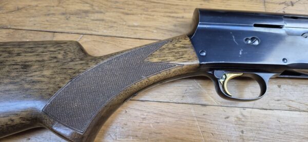 Iconique Fusil semi automatique Browning Auto 5 - Cal 12/70 - 2+1 Catégorie C - Arme de 1972 en excellent état -  Splendide canon - Mécanisme intraitable - Belles finitions - Très peu servi -  TBE ++ – Image 5
