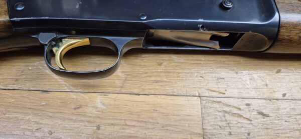 Iconique Fusil semi automatique Browning Auto 5 - Cal 12/70 - 2+1 Catégorie C - Arme de 1972 en excellent état -  Splendide canon - Mécanisme intraitable - Belles finitions - Très peu servi -  TBE ++ – Image 7
