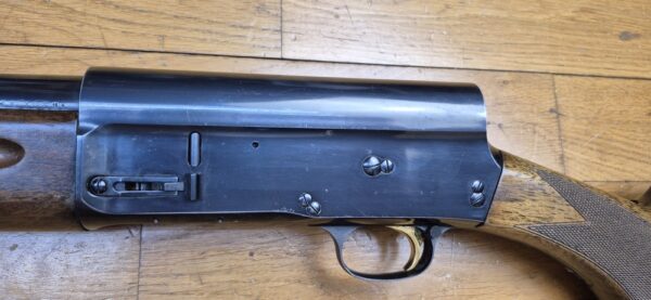 Iconique Fusil semi automatique Browning Auto 5 - Cal 12/70 - 2+1 Catégorie C - Arme de 1972 en excellent état -  Splendide canon - Mécanisme intraitable - Belles finitions - Très peu servi -  TBE ++ – Image 27