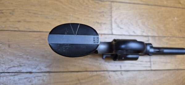 Très beau revolver Colt 1895 - Modèle iconique à barillet basculant et rotation anti-horaire - Cal. 38 LC - Arme de Hartford en1907 - Barillet à chambres avec rétreints - Un des dernier produits - Très bonne mécanique - Canon excellent - Plaquette d'origine - Arme peu courante - Catégorie D - Très bon État - TBE+ – Image 9