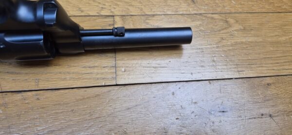 Très beau revolver Colt 1895 - Modèle iconique à barillet basculant et rotation anti-horaire - Cal. 38 LC - Arme de Hartford en1907 - Barillet à chambres avec rétreints - Un des dernier produits - Très bonne mécanique - Canon excellent - Plaquette d'origine - Arme peu courante - Catégorie D - Très bon État - TBE+ – Image 12