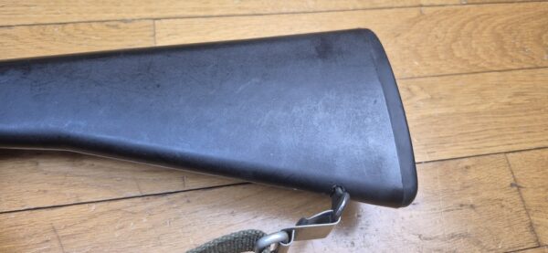 Splendide et Rare carabine M16 A1 - Arme réglementaire "US Governement Property" - Fabrication Colt de 1973 ! -  Époque guerre du Vietnam - Calibre 5.56 Otan - Arme mythique du XX° siècle - Canon et mécanique parfaits - Excellent état esthétique - TBE++ – Image 4