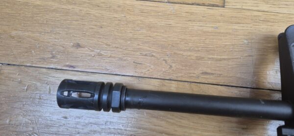 Splendide et Rare carabine M16 A1 - Arme réglementaire "US Governement Property" - Fabrication Colt de 1973 ! -  Époque guerre du Vietnam - Calibre 5.56 Otan - Arme mythique du XX° siècle - Canon et mécanique parfaits - Excellent état esthétique - TBE++ – Image 13
