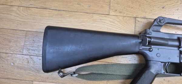 Splendide et Rare carabine M16 A1 - Arme réglementaire "US Governement Property" - Fabrication Colt de 1973 ! -  Époque guerre du Vietnam - Calibre 5.56 Otan - Arme mythique du XX° siècle - Canon et mécanique parfaits - Excellent état esthétique - TBE++ – Image 35