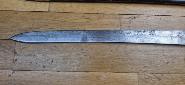 Splendide et peu courant glaive d'artillerie prussien dit Seitengewehr 1864 - Arme des guerres de 1870/71 et 1914-1918 - Fabrication Weyersberg à Solingen - Arme prussienne de 1889 - 51° d'artillerie de Strasbourg ! -  Rare mono-matricule arme et fourreau  - TBE/TBE+ – Image 5