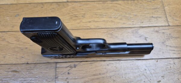Beau Pistolet Tokarev TT-33 - Arme soviétique de 1945 - Cal. 7,62TT - Arsenal de Ijevsk -  Excellente apparence sans marques de manipulation - Très bonne mécanique - Canon superbe - Plaquettes d'origine - TBE+ – Image 8