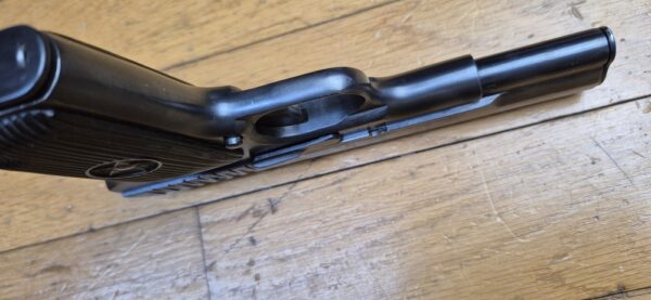 Beau Pistolet Tokarev TT-33 - Arme soviétique de 1945 - Cal. 7,62TT - Arsenal de Ijevsk -  Excellente apparence sans marques de manipulation - Très bonne mécanique - Canon superbe - Plaquettes d'origine - TBE+ – Image 10