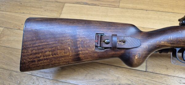 Peu courante carabine des Douanes "ZollKarabiner" Heym 1952 - Arme rare de la période avant la re-crétion de la Bundeswher en 1955 - Cal. 8x57 IS -  Fabrication ultra qualitative de Heim -  Mécanique et ajustements parfaits - Canon superbe - Mono-matricule - Dernière représentante du système 98 en Allemagne - Rare arme réglementaire en TBE++ – Image 3