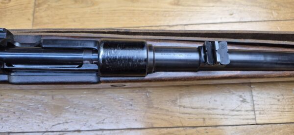 Peu courante carabine des Douanes "ZollKarabiner" Heym 1952 - Arme rare de la période avant la re-crétion de la Bundeswher en 1955 - Cal. 8x57 IS -  Fabrication ultra qualitative de Heim -  Mécanique et ajustements parfaits - Canon superbe - Mono-matricule - Dernière représentante du système 98 en Allemagne - Rare arme réglementaire en TBE++ – Image 16