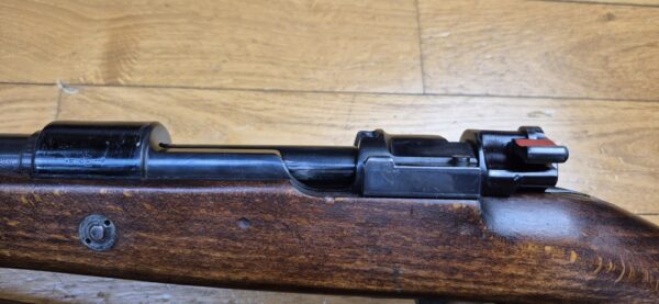 Peu courante carabine des Douanes "ZollKarabiner" Heym 1952 - Arme rare de la période avant la re-crétion de la Bundeswher en 1955 - Cal. 8x57 IS -  Fabrication ultra qualitative de Heim -  Mécanique et ajustements parfaits - Canon superbe - Mono-matricule - Dernière représentante du système 98 en Allemagne - Rare arme réglementaire en TBE++ – Image 23