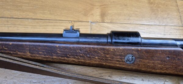 Peu courante carabine des Douanes "ZollKarabiner" Heym 1952 - Arme rare de la période avant la re-crétion de la Bundeswher en 1955 - Cal. 8x57 IS -  Fabrication ultra qualitative de Heim -  Mécanique et ajustements parfaits - Canon superbe - Mono-matricule - Dernière représentante du système 98 en Allemagne - Rare arme réglementaire en TBE++ – Image 24