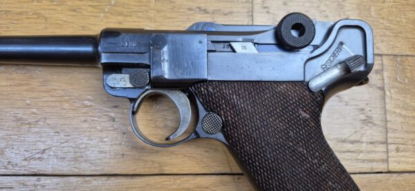 Très beau Pistolet Luger P08 - Fabrication "S/42" par Mauser - Très rare exemplaire en "G" pour 1935 - Carcasse type 1908-1918 non encore renforcée post 1936 - Un des 54.070 produits en 1935 - Arme rare - TBE+ – Image 6