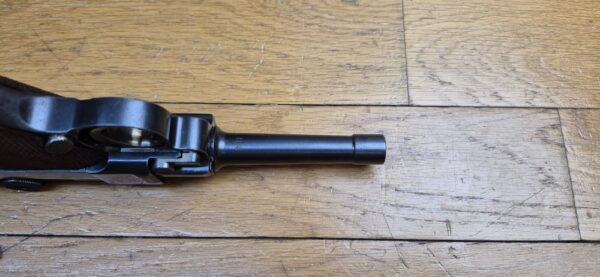 Très beau Pistolet Luger P08 - Fabrication "S/42" par Mauser - Très rare exemplaire en "G" pour 1935 - Carcasse type 1908-1918 non encore renforcée post 1936 - Un des 54.070 produits en 1935 - Arme rare - TBE+ – Image 9