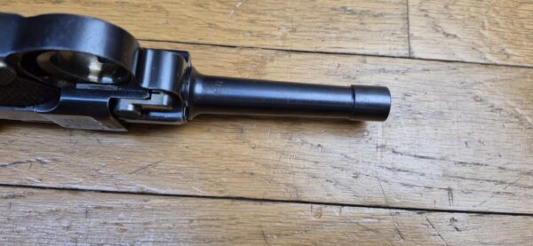 Très beau Pistolet Luger P08 - Fabrication "S/42" par Mauser - Très rare exemplaire en "G" pour 1935 - Carcasse type 1908-1918 non encore renforcée post 1936 - Un des 54.070 produits en 1935 - Arme rare - TBE+ – Image 10