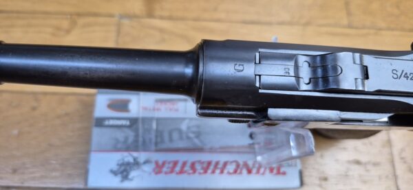 Très beau Pistolet Luger P08 - Fabrication "S/42" par Mauser - Très rare exemplaire en "G" pour 1935 - Carcasse type 1908-1918 non encore renforcée post 1936 - Un des 54.070 produits en 1935 - Arme rare - TBE+ – Image 18