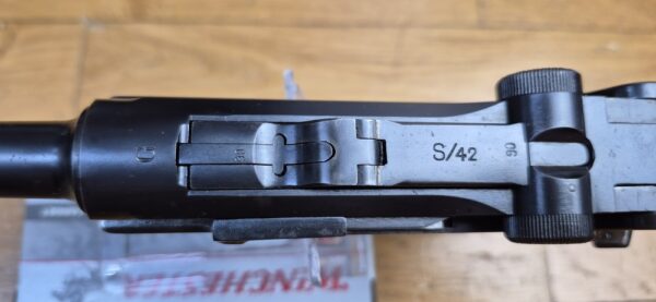 Très beau Pistolet Luger P08 - Fabrication "S/42" par Mauser - Très rare exemplaire en "G" pour 1935 - Carcasse type 1908-1918 non encore renforcée post 1936 - Un des 54.070 produits en 1935 - Arme rare - TBE+ – Image 20
