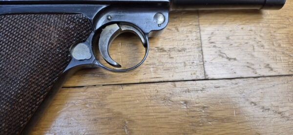 Très beau Pistolet Luger P08 - Fabrication "S/42" par Mauser - Très rare exemplaire en "G" pour 1935 - Carcasse type 1908-1918 non encore renforcée post 1936 - Un des 54.070 produits en 1935 - Arme rare - TBE+ – Image 25