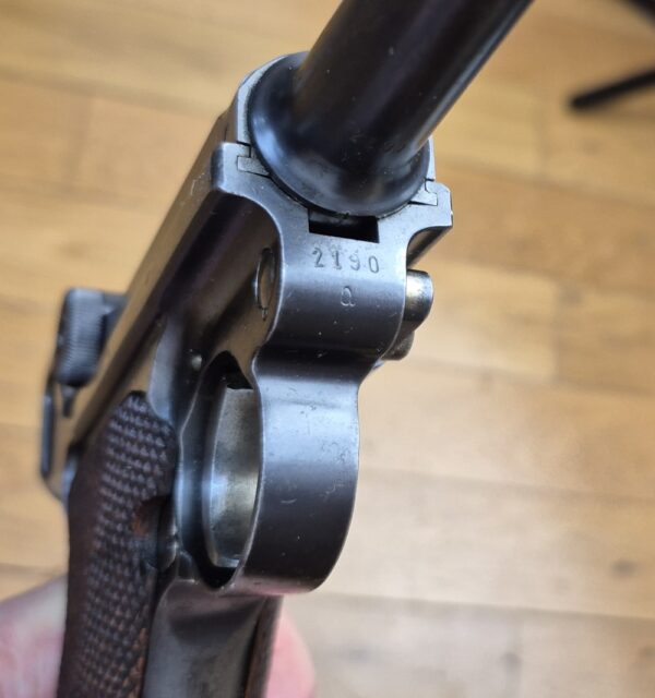 Très beau Pistolet Luger P08 - Fabrication "S/42" par Mauser - Très rare exemplaire en "G" pour 1935 - Carcasse type 1908-1918 non encore renforcée post 1936 - Un des 54.070 produits en 1935 - Arme rare - TBE+ – Image 29