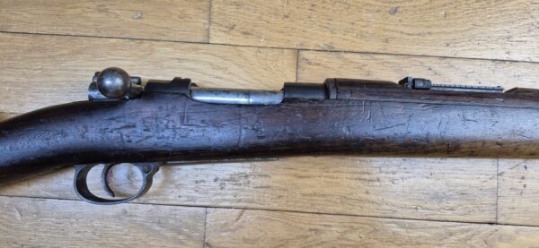 Peu courant Fusil Mauser Espagnol M1893 - Calibre d'origine 7x57 Mauser (rare) - Configuration règlementaire - Oviedo 1928 - Très bon état mécanique et bon canon -  Bronzage d'origine à 95% - Une arme surprenamment moderne - TBE – Image 4