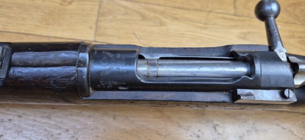 Peu courant Fusil Mauser Espagnol M1893 - Calibre d'origine 7x57 Mauser (rare) - Configuration règlementaire - Oviedo 1928 - Très bon état mécanique et bon canon -  Bronzage d'origine à 95% - Une arme surprenamment moderne - TBE – Image 15