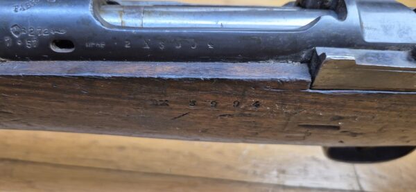 Peu courant Fusil Mauser Espagnol M1893 - Calibre d'origine 7x57 Mauser (rare) - Configuration règlementaire - Oviedo 1928 - Très bon état mécanique et bon canon -  Bronzage d'origine à 95% - Une arme surprenamment moderne - TBE – Image 17