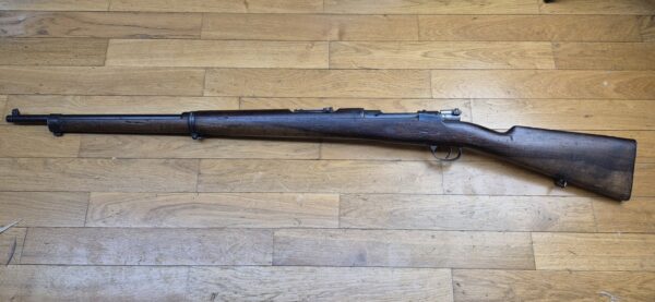 Peu courant Fusil Mauser Espagnol M1893 - Calibre d'origine 7x57 Mauser (rare) - Configuration règlementaire - Oviedo 1928 - Très bon état mécanique et bon canon -  Bronzage d'origine à 95% - Une arme surprenamment moderne - TBE – Image 23