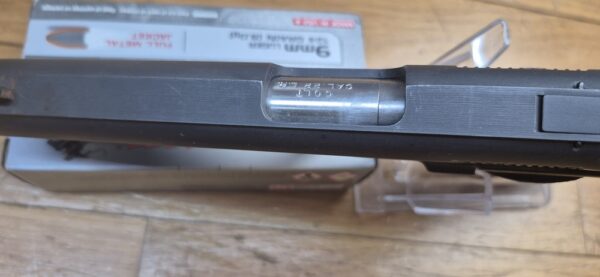 Magnifique et véritable Colt 1911 en 22LR - Arme d'entrainement - "United States Property"- Ensemble Unique - Réalisée sur base d'une conversion Colt et d'une arme superbe de 1943 - Mécanique impeccable - Canon neuf - Bronzage somptueux du plus beau Bleu Colt - Meilleure base possible à l'entrainement au 1911 - TBE++ – Image 19