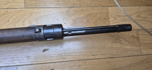 Magnifique fusil G98 - Gewehr 1898 - Arsenal Spandau en 1900 - Calibre d'origine 8x57 IS - Intégralement Mono matricule sauf la baguette conforme - Bretelle cuir marron d'origine -  Attribution prestigieuse au 1er Grenadier Kronprinz "1. R. 4. 150."- TBE+ – Image 16