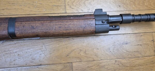 Transitoire Mas 36 doté de l'alidade de visée du Mas 36-51- Mono-matricule bois, magasin, boitier, canon - Culasse muette - Calibre d'origine 7.5 MAS -  Mécanique et bois en TBE - Canon superbe -  Arme de début 1954 - Plus que probable Mas 36 LG 48 transformé au standard 36-51 - Intéressante et peu courante variante ! - TBE+ – Image 7