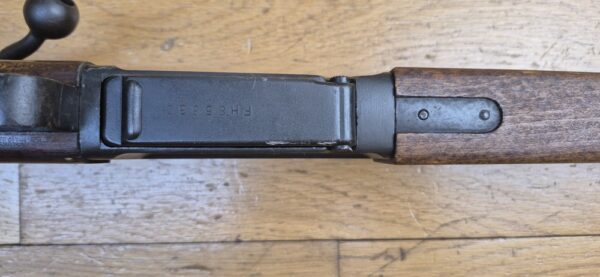 Transitoire Mas 36 doté de l'alidade de visée du Mas 36-51- Mono-matricule bois, magasin, boitier, canon - Culasse muette - Calibre d'origine 7.5 MAS -  Mécanique et bois en TBE - Canon superbe -  Arme de début 1954 - Plus que probable Mas 36 LG 48 transformé au standard 36-51 - Intéressante et peu courante variante ! - TBE+ – Image 11