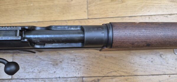 Transitoire Mas 36 doté de l'alidade de visée du Mas 36-51- Mono-matricule bois, magasin, boitier, canon - Culasse muette - Calibre d'origine 7.5 MAS -  Mécanique et bois en TBE - Canon superbe -  Arme de début 1954 - Plus que probable Mas 36 LG 48 transformé au standard 36-51 - Intéressante et peu courante variante ! - TBE+ – Image 17