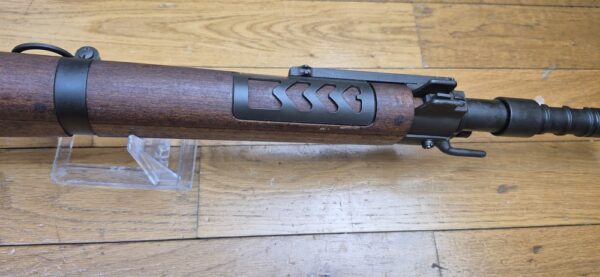 Transitoire Mas 36 doté de l'alidade de visée du Mas 36-51- Mono-matricule bois, magasin, boitier, canon - Culasse muette - Calibre d'origine 7.5 MAS -  Mécanique et bois en TBE - Canon superbe -  Arme de début 1954 - Plus que probable Mas 36 LG 48 transformé au standard 36-51 - Intéressante et peu courante variante ! - TBE+ – Image 20