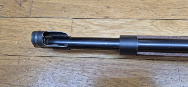 Très beau fusil de compétition Mauser suédois M96 - Fabrication Carl Gustav de 1919 - Cal. d'origine 6.5x55 Suédois -  Magasin limité à un coup (réversible - 5 coups) - Famille Mauser 1893 - Hausse de précision - Mécanique suédoise - Bronzage 97% - Canon superbe - Arme de concours - Catégorie D - TBE+ – Image 28
