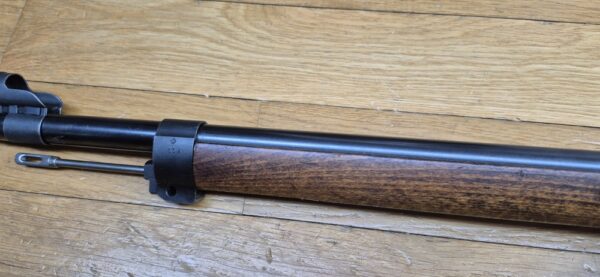 Très beau fusil de compétition Mauser suédois M96 - Fabrication Carl Gustav de 1919 - Cal. d'origine 6.5x55 Suédois -  Magasin limité à un coup (réversible - 5 coups) - Famille Mauser 1893 - Hausse de précision - Mécanique suédoise - Bronzage 97% - Canon superbe - Arme de concours - Catégorie D - TBE+ – Image 35