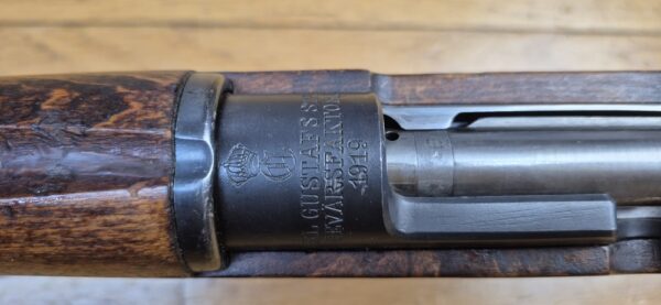 Très beau fusil de compétition Mauser suédois M96 - Fabrication Carl Gustav de 1919 - Cal. d'origine 6.5x55 Suédois -  Magasin limité à un coup (réversible - 5 coups) - Famille Mauser 1893 - Hausse de précision - Mécanique suédoise - Bronzage 97% - Canon superbe - Arme de concours - Catégorie D - TBE+