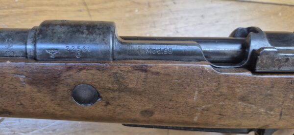 Belle carabine K98 - Période III° Reich - Code BYF 43 - Fabrication Mauser Oberndorf de 1943 - Mono-matricule - Superbe état mécanique - Crosse réparée - Beau canon - Très belle rayures - Belle arme 100% période - TBE