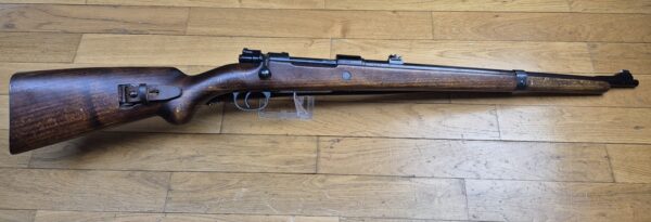 Peu courante carabine des Douanes "ZollKarabiner" Heym 1952 - Arme rare de la période avant la re-crétion de la Bundeswher en 1955 - Cal. 8x57 IS -  Fabrication ultra qualitative de Heim -  Mécanique et ajustements parfaits - Canon superbe - Mono-matricule - Dernière représentante du système 98 en Allemagne - Rare arme réglementaire en TBE++