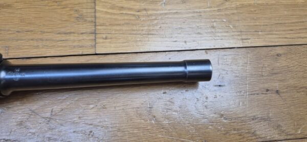 Exceptionnel Pistolet Luger P04 de Marine - Empire allemand 1ière Guerre mondiale - Arme de la 5° livraison de 8.000 armes en 1916-1917 - Cal. 9x19 - Arme en état d'exception mono-matricule jusqu'au chargeur inclus - Un des 34.000 P04 en tout - Excellent état mécanique - État esthétique superbe - Tout dernier modèle de la DMW en 1917 - Pièce très rare et summum de collection - TBE+++ – Image 18