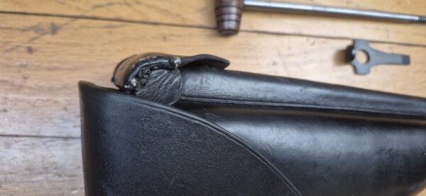 Très bel étui pour Pistolet Luger P04 de Marine - Fabrication LOH Söhne à Berlin - Premier Modèle précoce - Outils clé DMW et baguette de marine - Cuir de qualité bien souple en excellent état sur toutes ses coutures - Avec sa très rare sangle de transport !- TBE++ – Image 6