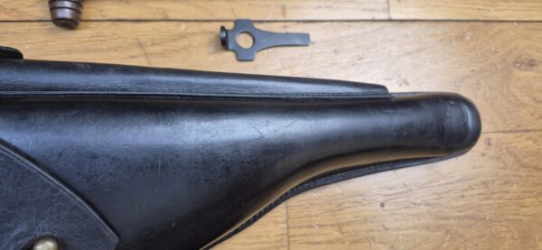 Très bel étui pour Pistolet Luger P04 de Marine - Fabrication LOH Söhne à Berlin - Premier Modèle précoce - Outils clé DMW et baguette de marine - Cuir de qualité bien souple en excellent état sur toutes ses coutures - Avec sa très rare sangle de transport !- TBE++ – Image 7