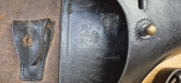 Très bel étui pour Pistolet Luger P04 de Marine - Fabrication LOH Söhne à Berlin - Premier Modèle précoce - Outils clé DMW et baguette de marine - Cuir de qualité bien souple en excellent état sur toutes ses coutures - Avec sa très rare sangle de transport !- TBE++ – Image 13