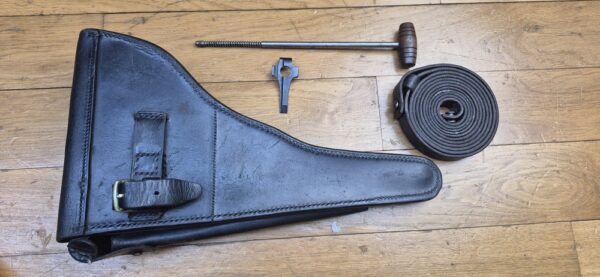 Très bel étui pour Pistolet Luger P04 de Marine - Fabrication LOH Söhne à Berlin - Premier Modèle précoce - Outils clé DMW et baguette de marine - Cuir de qualité bien souple en excellent état sur toutes ses coutures - Avec sa très rare sangle de transport !- TBE++ – Image 15