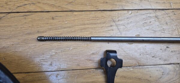Très bel étui pour Pistolet Luger P04 de Marine - Fabrication LOH Söhne à Berlin - Premier Modèle précoce - Outils clé DMW et baguette de marine - Cuir de qualité bien souple en excellent état sur toutes ses coutures - Avec sa très rare sangle de transport !- TBE++ – Image 21