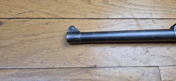 Très beau Luger d'artillerie P08 – Arme de 1917 – Canon 8 pouces (20cm!) – Fabrication DWM – Entièrement mono-matricule (sauf le chargeur qui est d'époque) – Cal. 9×19 – Hausse et guidon dérivables du premier type – Très belles plaquettes - Bronzage d'époque à encore 80% – Splendide canon TBE+ – Image 8