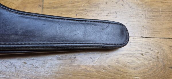 Très bel étui pour pistolet Luger P08 long dit d'artillerie -  Fabrication MÜLHENFELD &CO  à BARMEN en 1915 - Etui du 1er type complet avec ses outils - Très beaux cuir en TBE et souple - Encore brun (rare) - Nominatif et Attribué au F.A.R 58 - Pièce précoce et superbe en TBE++FAR – Image 20