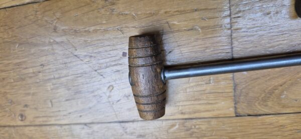 Très bel étui pour pistolet Luger P08 long dit d'artillerie -  Fabrication MÜLHENFELD &CO  à BARMEN en 1915 - Etui du 1er type complet avec ses outils - Très beaux cuir en TBE et souple - Encore brun (rare) - Nominatif et Attribué au F.A.R 58 - Pièce précoce et superbe en TBE++FAR – Image 6